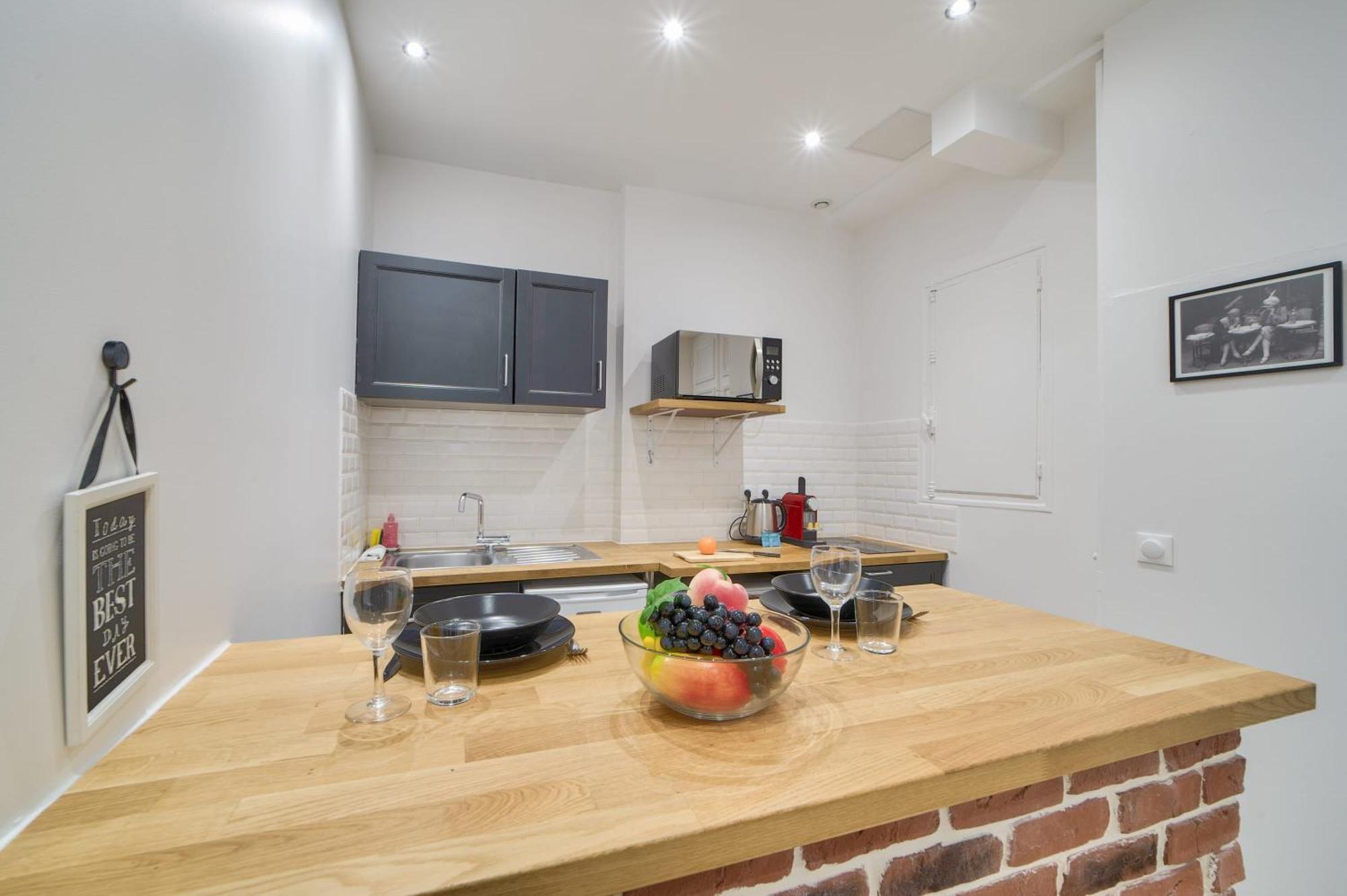 Parisconciergerie - Champs Elysees *